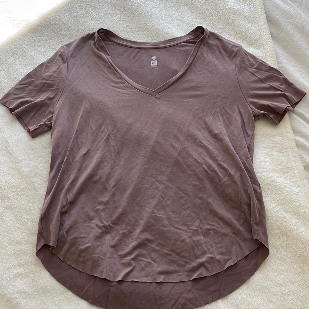 me to we short sleeve v neck
